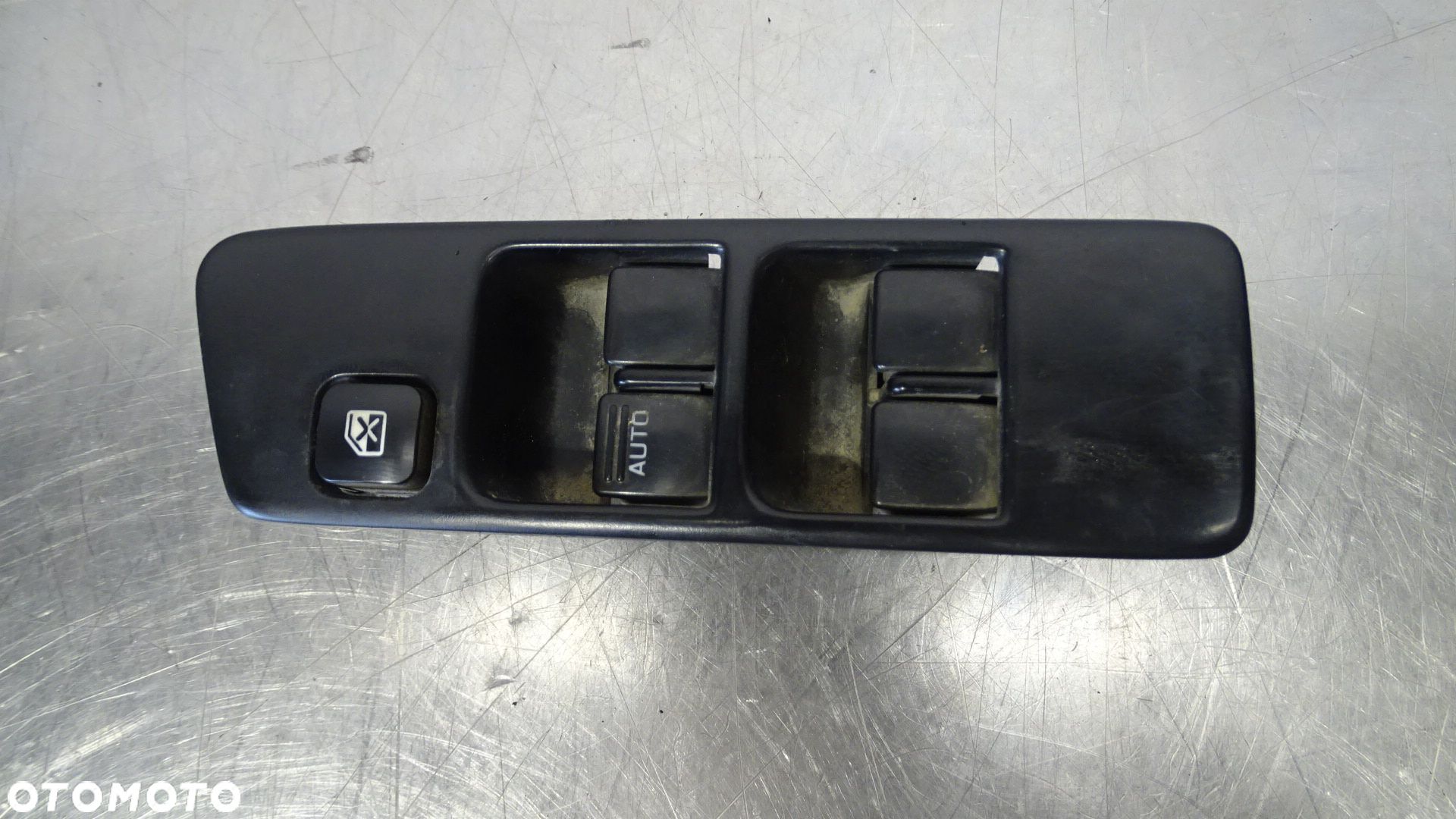 PANEL STEROWANIA SZYB SUBARU FORESTER I 2.0 - 1