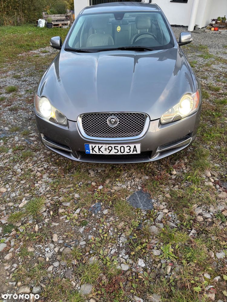 Jaguar XF - 11