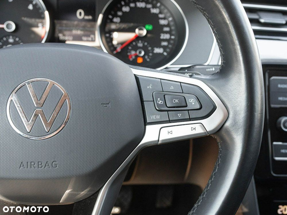 Volkswagen Passat - 15