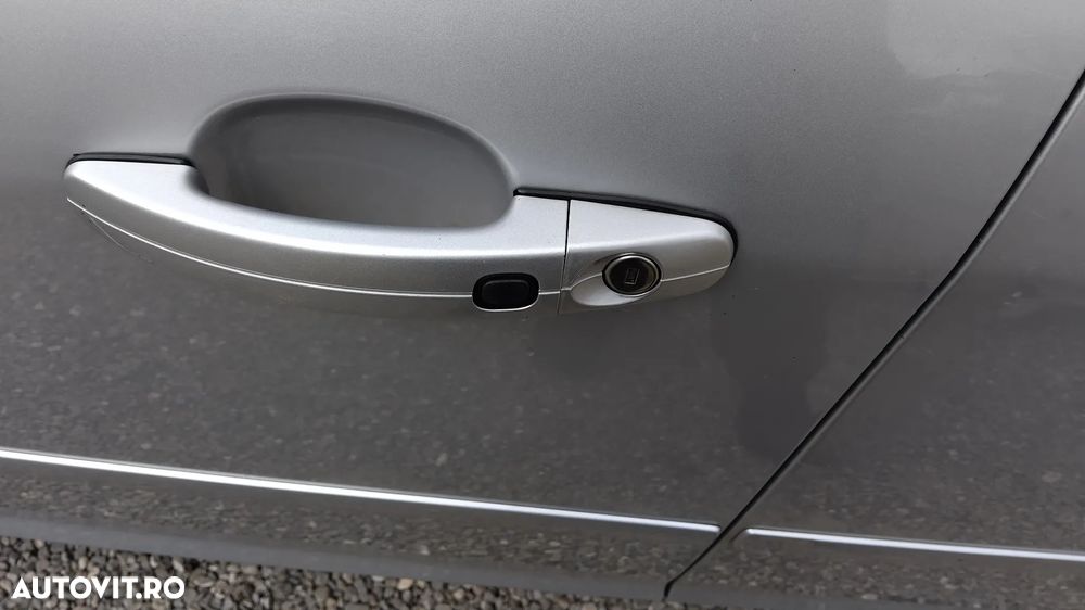 Ford Focus 1.6 16V Titanium - 20