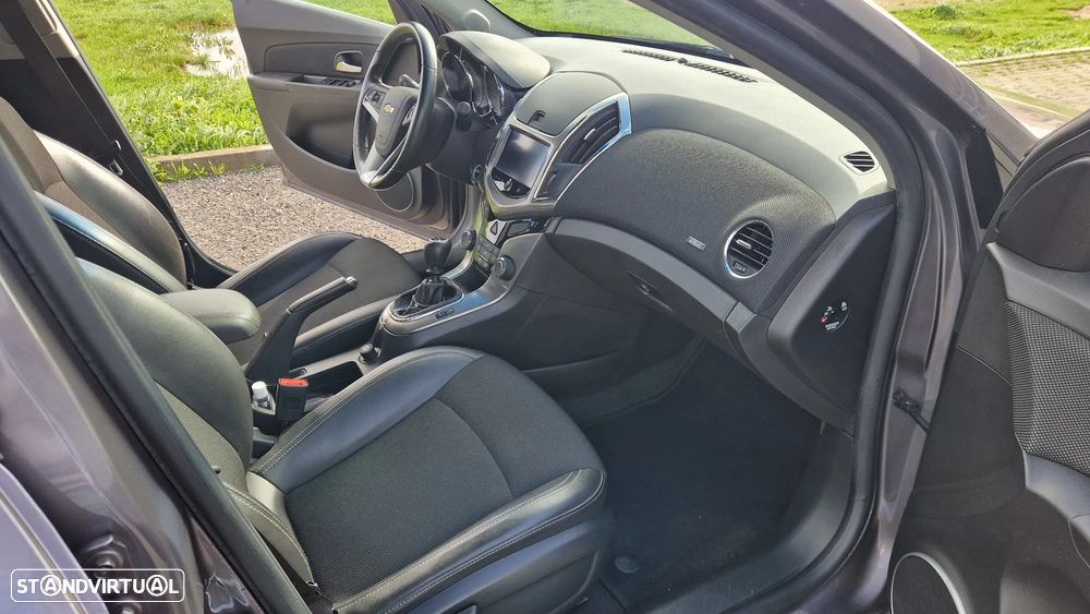 Chevrolet Cruze SW 1.7 VCDi LTZ - 13