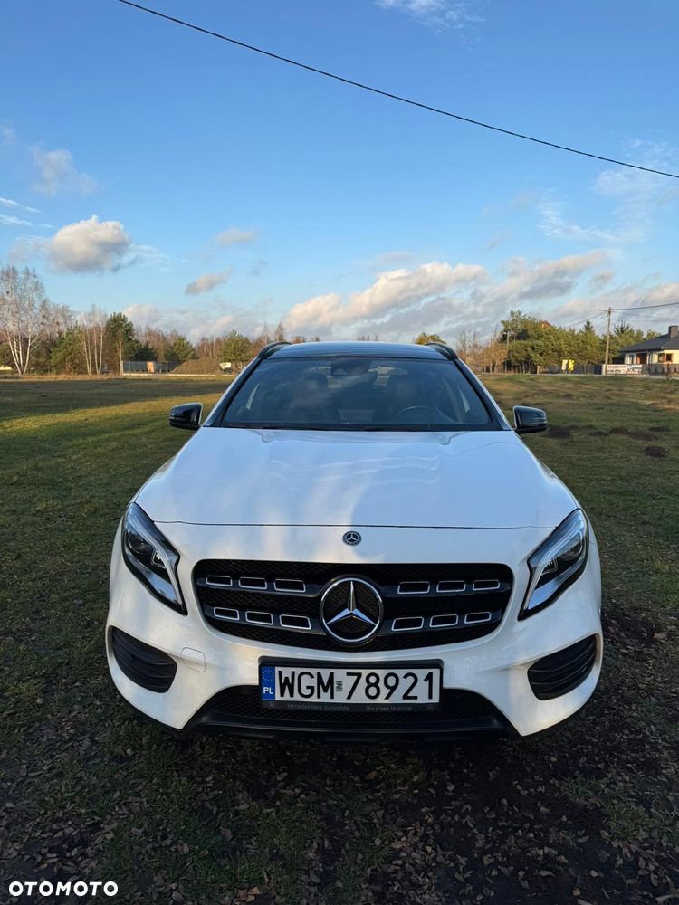 Mercedes-Benz GLA - 8