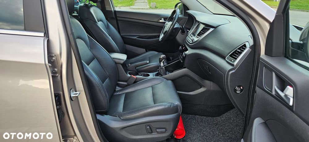 Hyundai Tucson blue 1.7 CRDi 2WD Advantage - 11