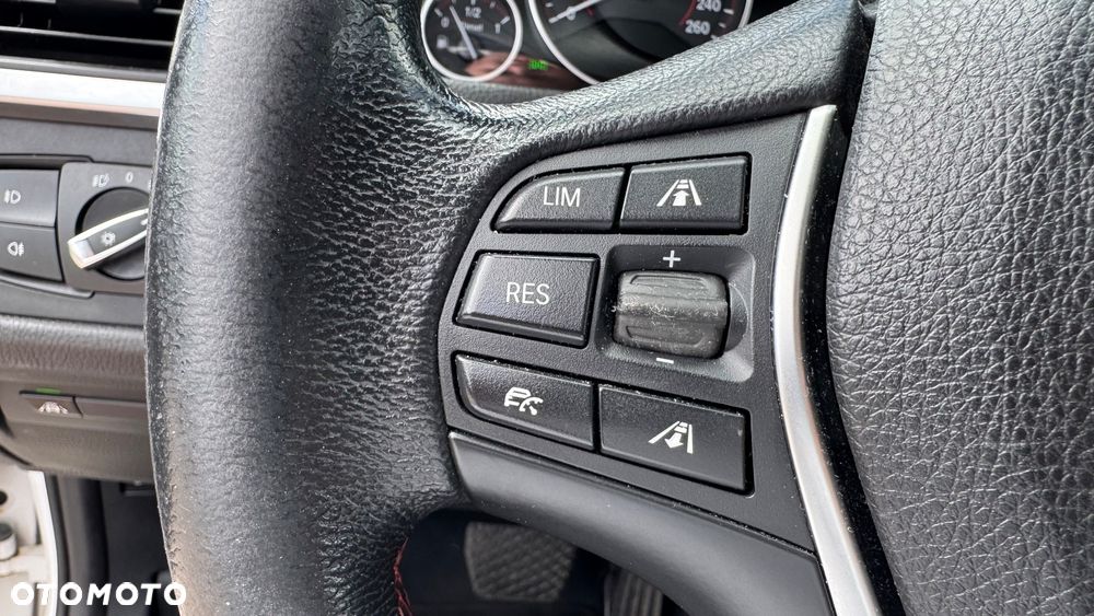 BMW Seria 3 320d Sport Line - 34