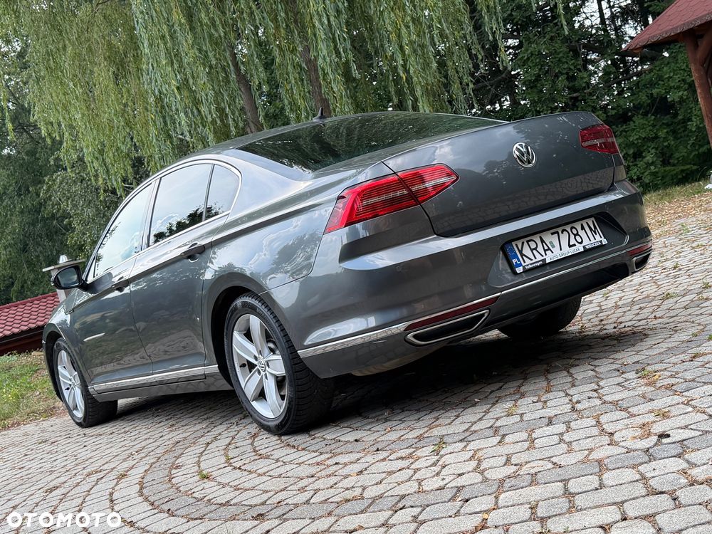 Volkswagen Passat - 13
