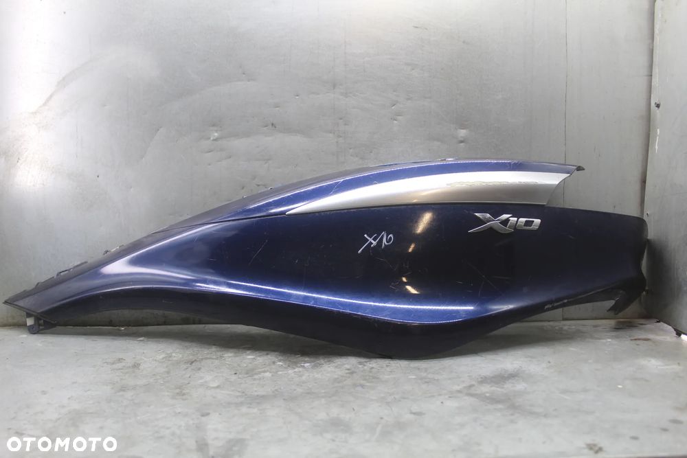 Piaggio X10 125 bok boczek ogon tył lewy - 1