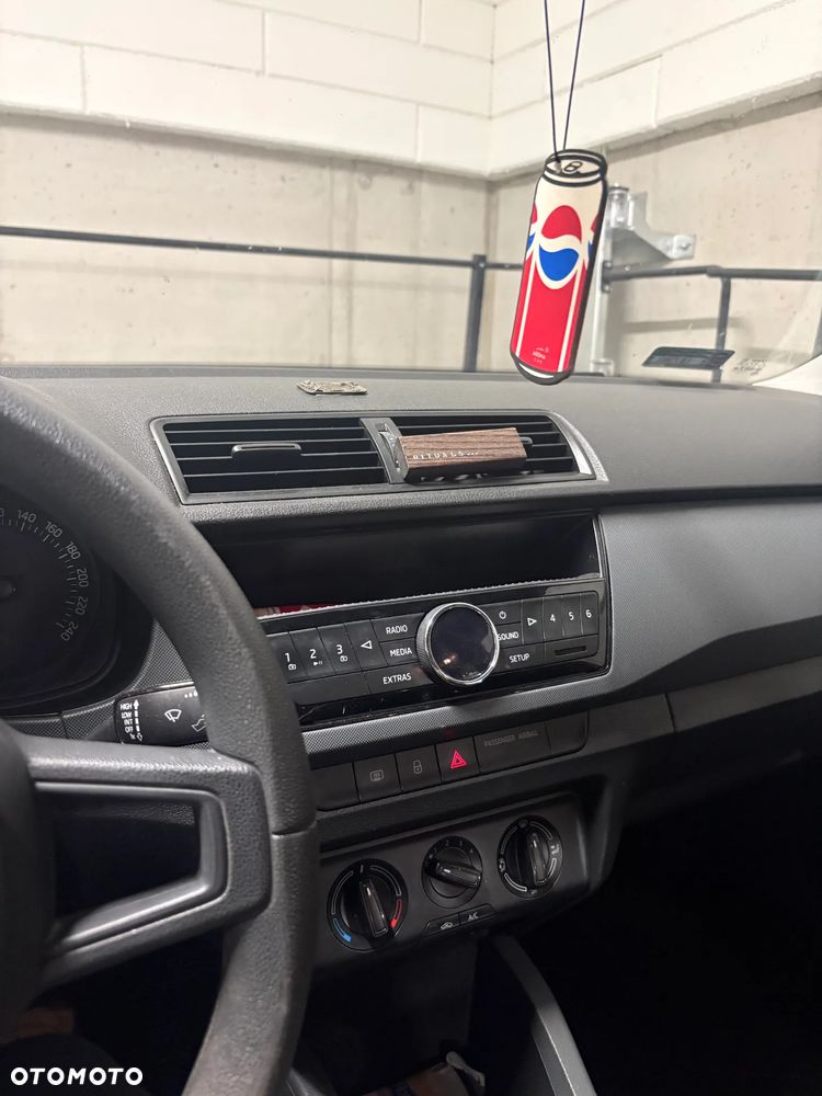 Skoda Fabia 1.2 TSI Active - 5