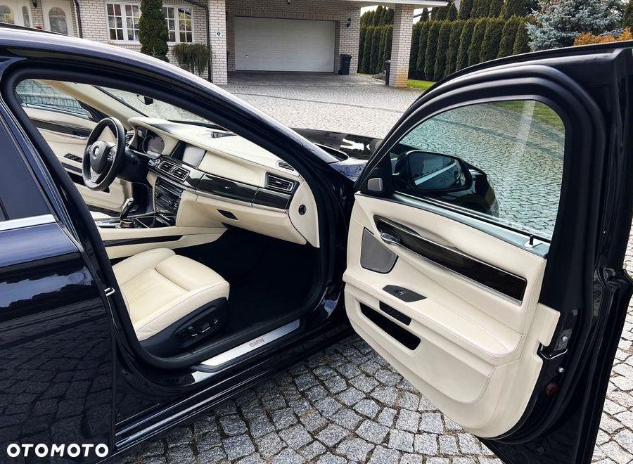 BMW Seria 7 750d xDrive - 14