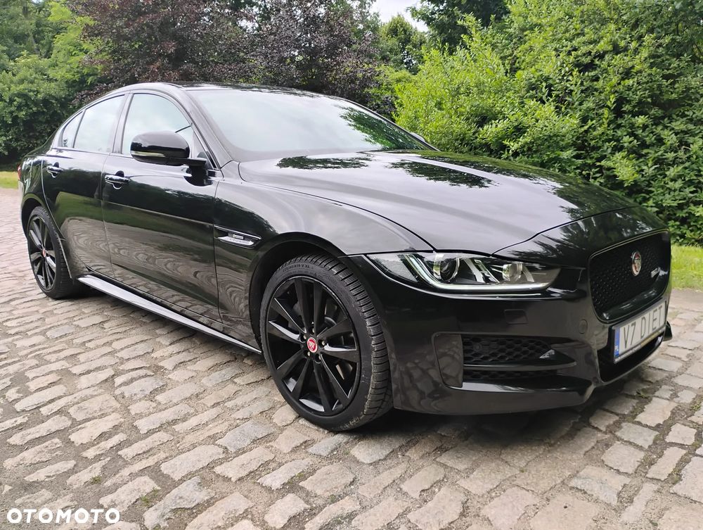 Jaguar XE 2.0 D AWD R-Sport - 1