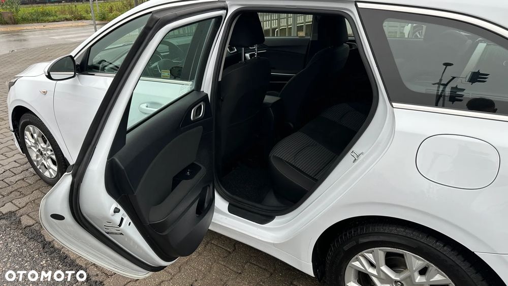 Kia Ceed - 6