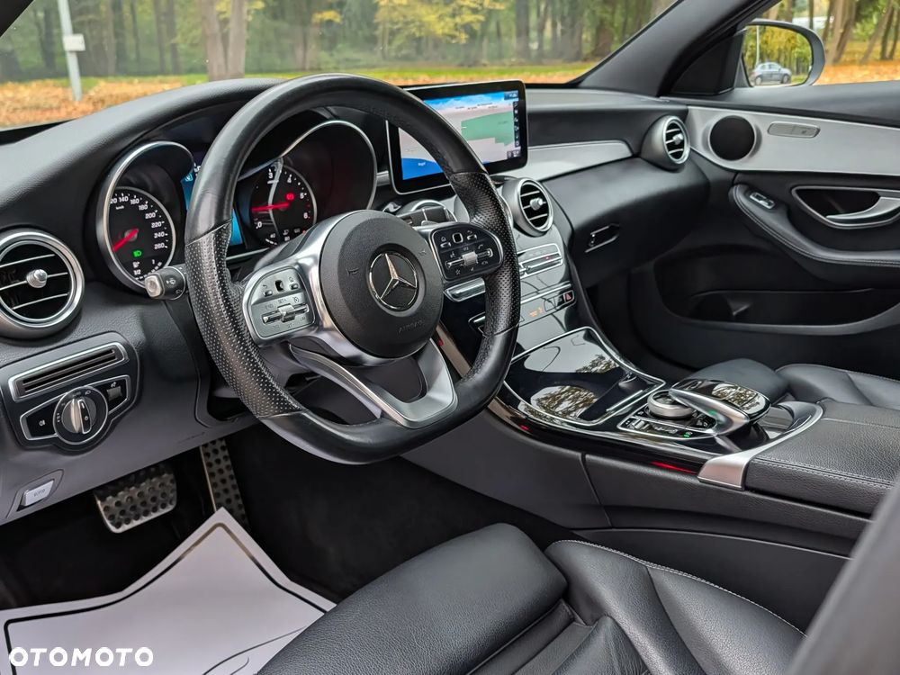 Mercedes-Benz C-Class 2019 photo 2