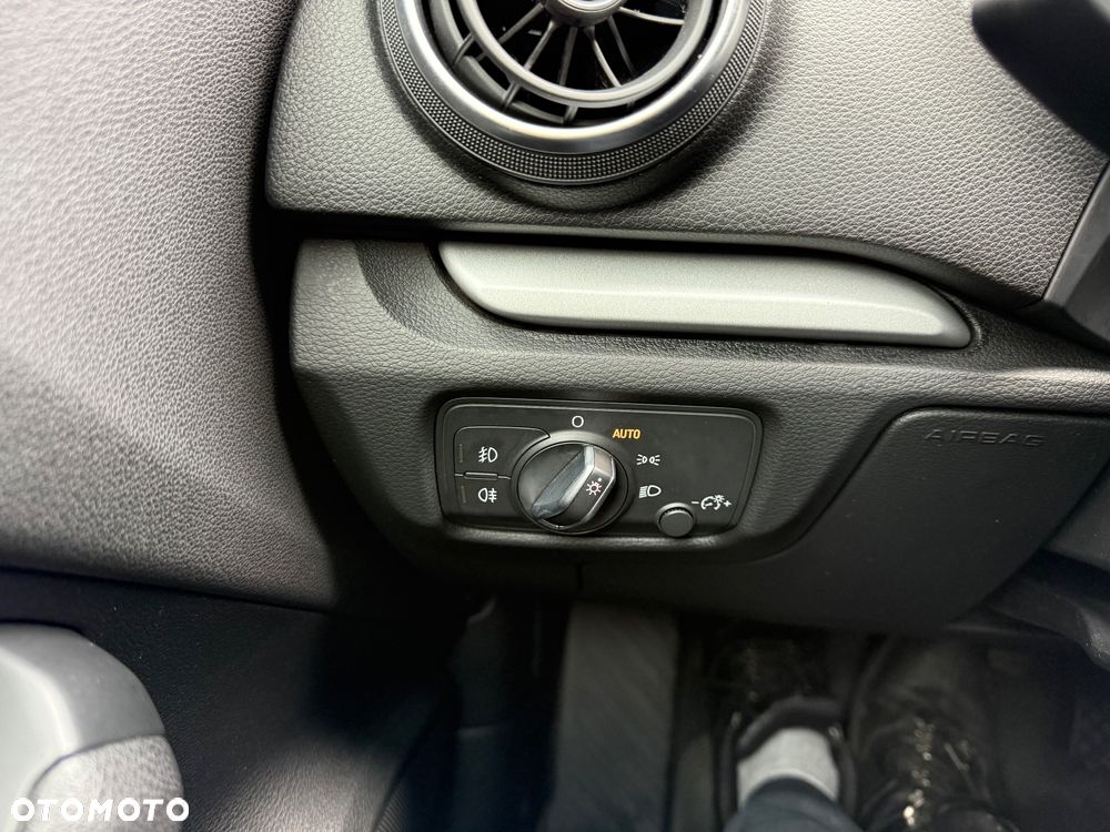Audi A3 3-drzwiowe 1.6 TDI ultra Attraction - 22
