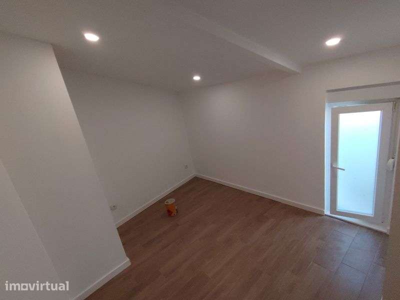 Moradia terrea renovada zona de Runa - Grande imagem: 3/5