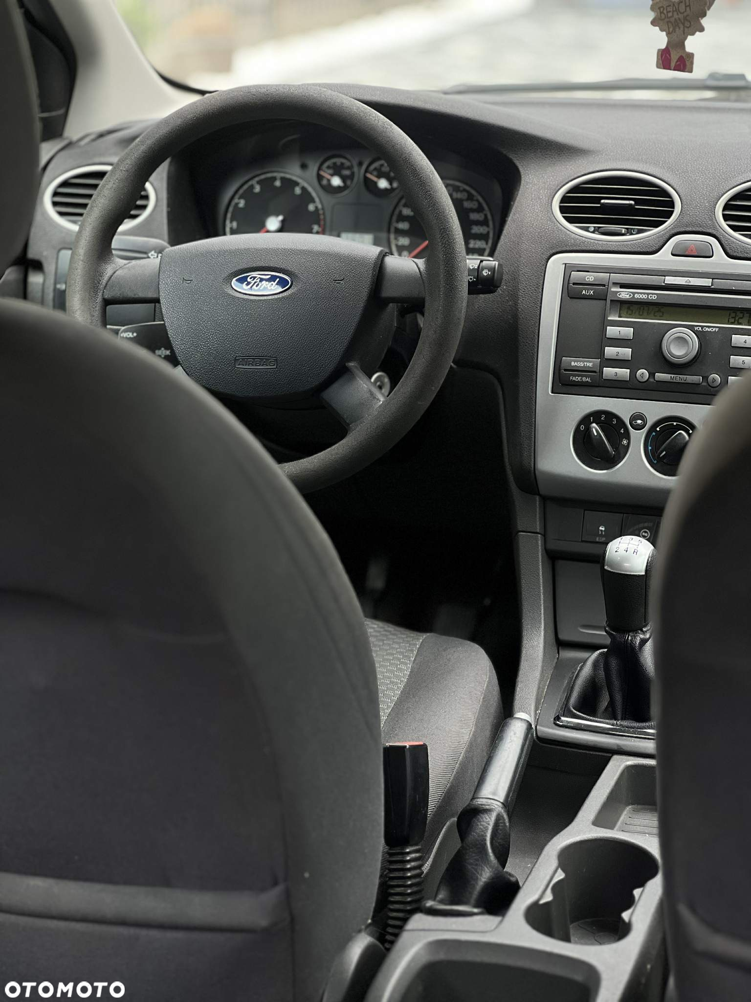 Ford Focus 1.4 Ambiente - 17