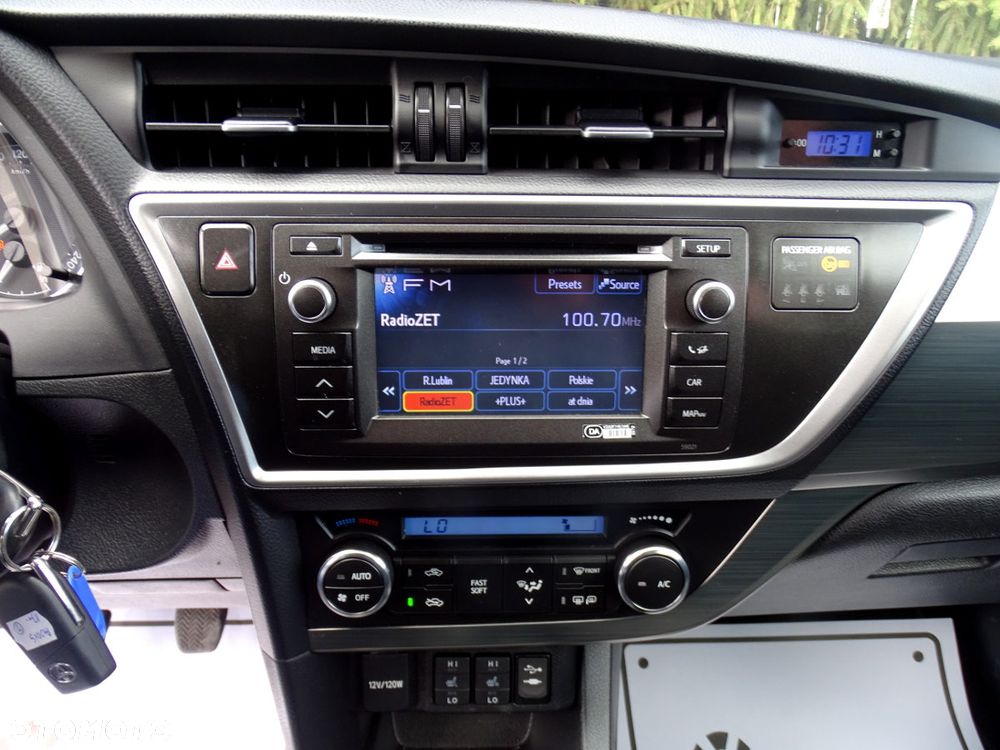 Toyota Auris 1.6 Executive - 19