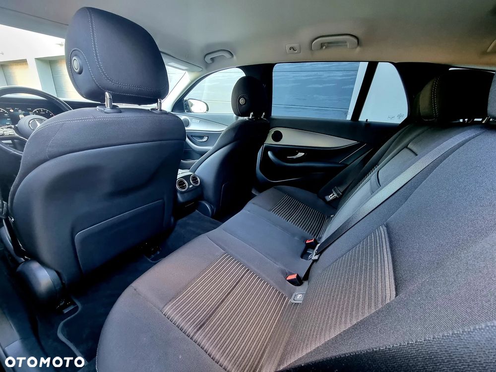 Mercedes-Benz Klasa E 300 de Avantgarde - 17