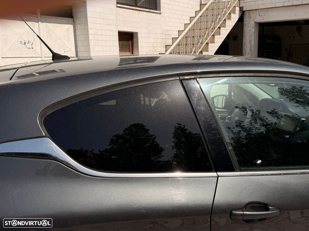 Peugeot 208 1.2 PureTech Allure - 12