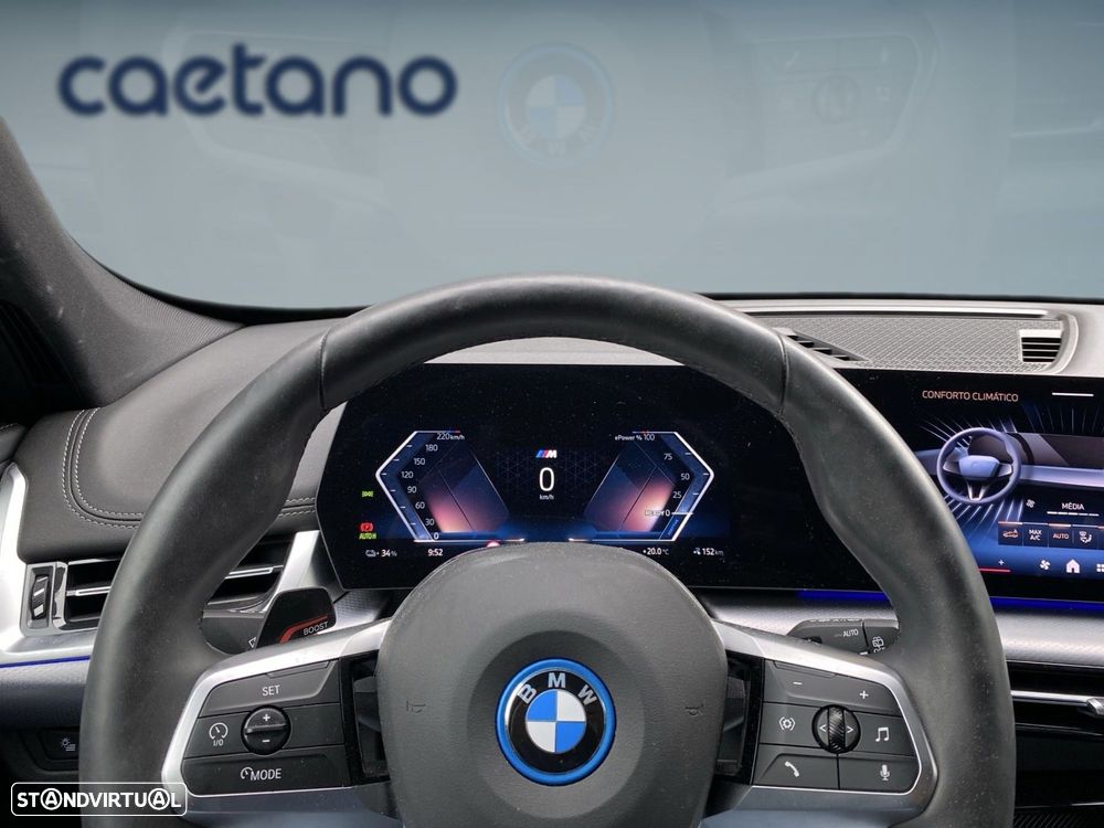 BMW iX1 eDrive20 Pack Desportivo M - 6