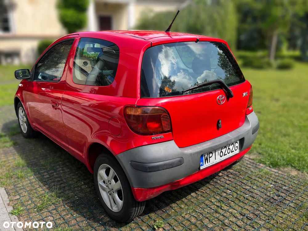 Toyota Yaris 1.0 Base - 1