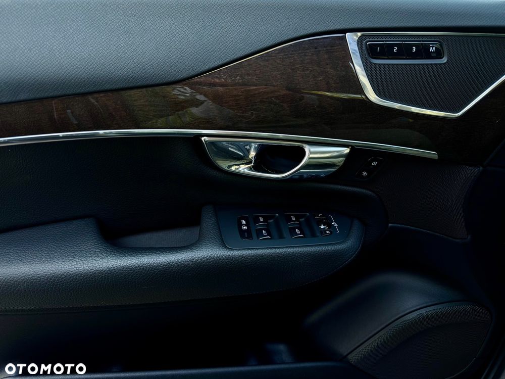 Volvo XC 90 T6 AWD Geartronic Momentum - 30