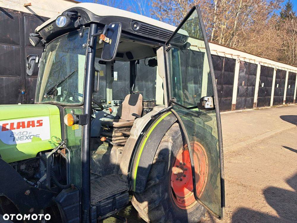 Claas Nexos 240F 4X4 - 12