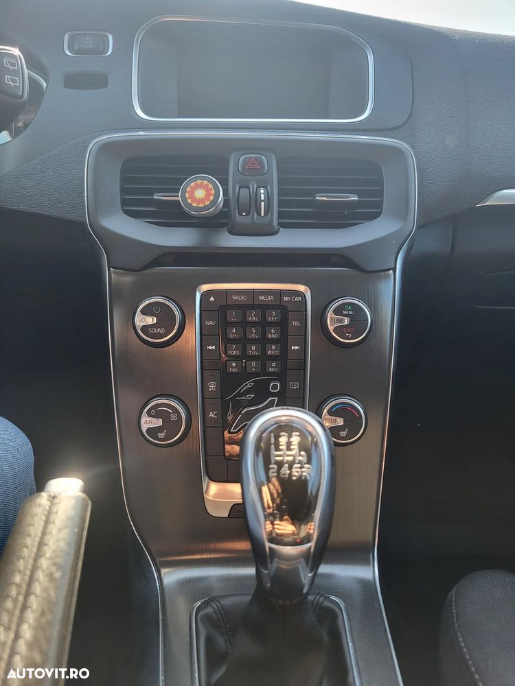 Volvo V40 D3 - 15