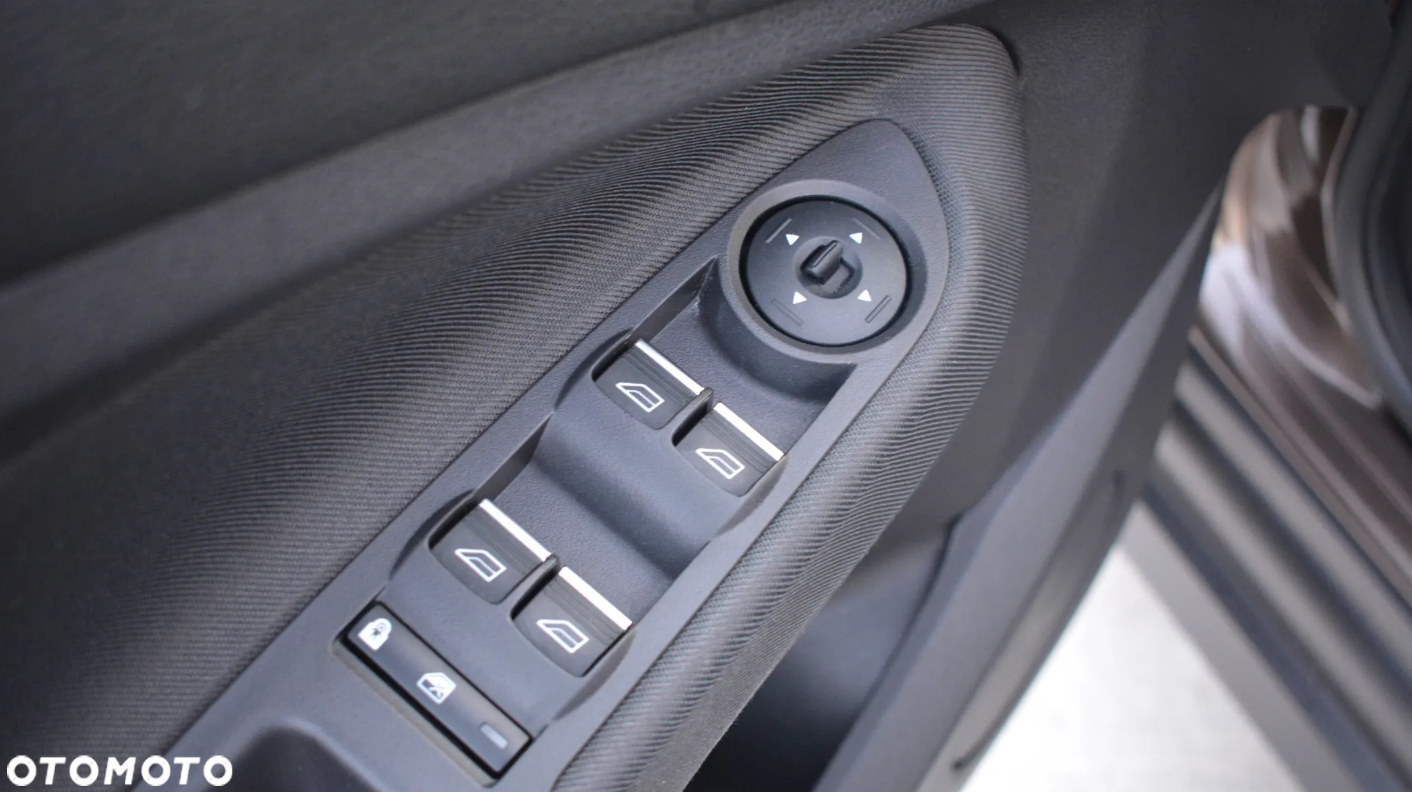 Ford Grand C-MAX - 27