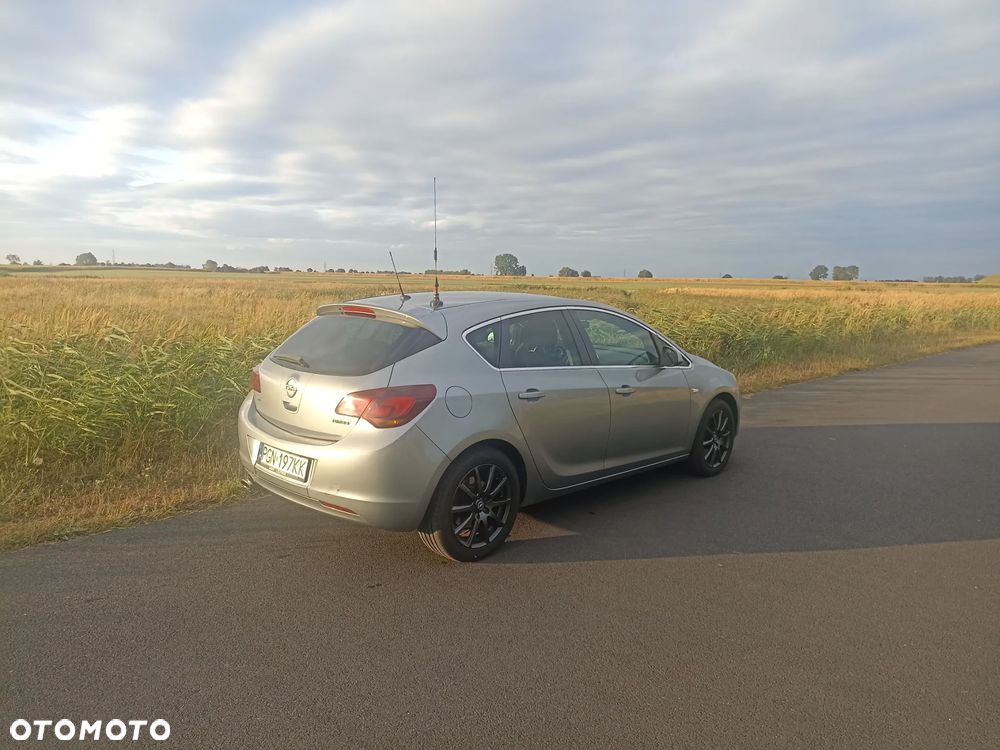 Opel Astra - 25