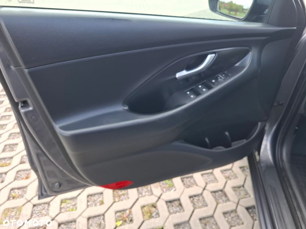 Hyundai i30 1.4 Classic + - 13