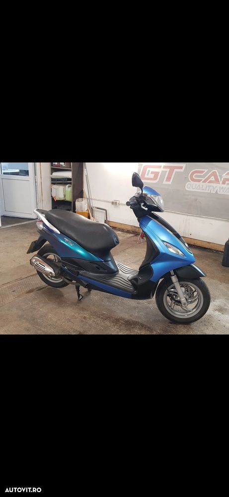 Piaggio Fly 150 - 1