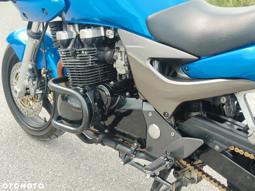Kawasaki ZR - 33