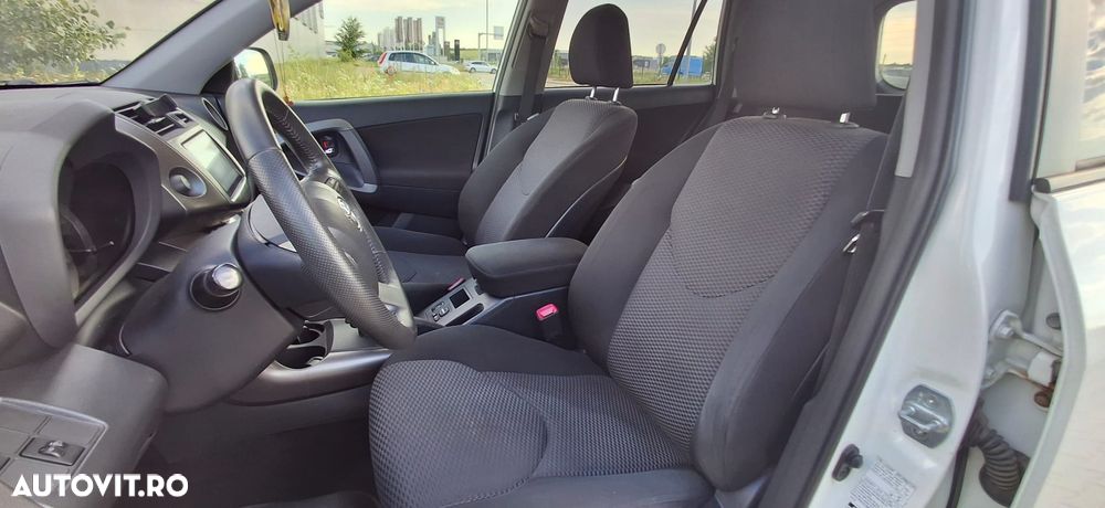 Toyota RAV4 - 14
