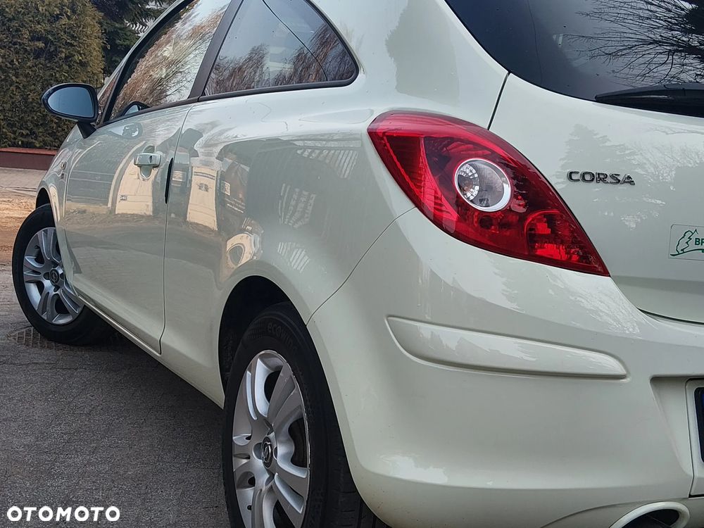 Opel Corsa 1.4 16V 150 Jahre - 5