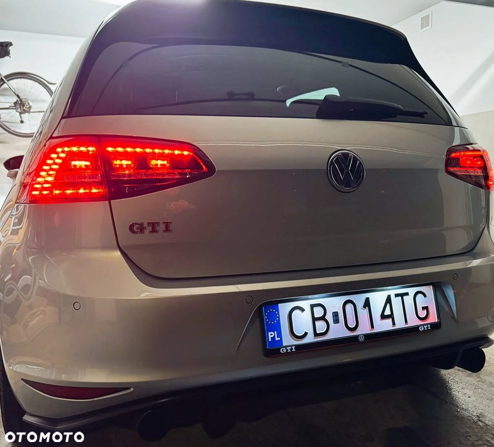 Volkswagen Golf GTI Performance BlueMotion Technology DSG - 3