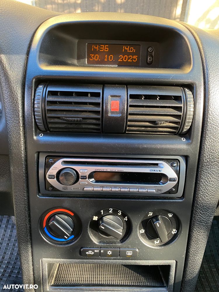 Opel Astra Classic 1.6i - 10