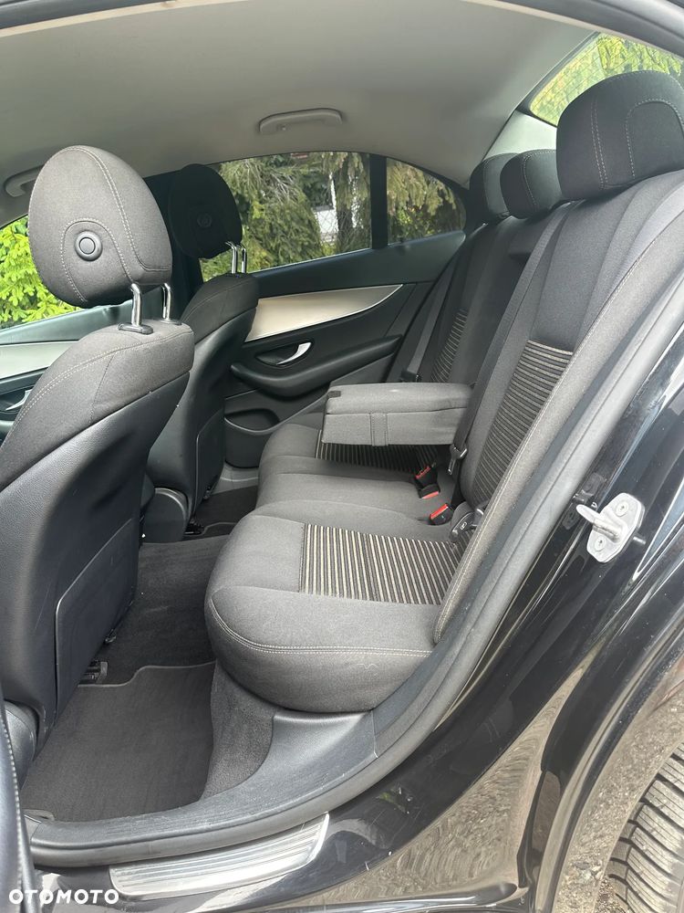 Mercedes-Benz Klasa E 220 d 9G-TRONIC - 31