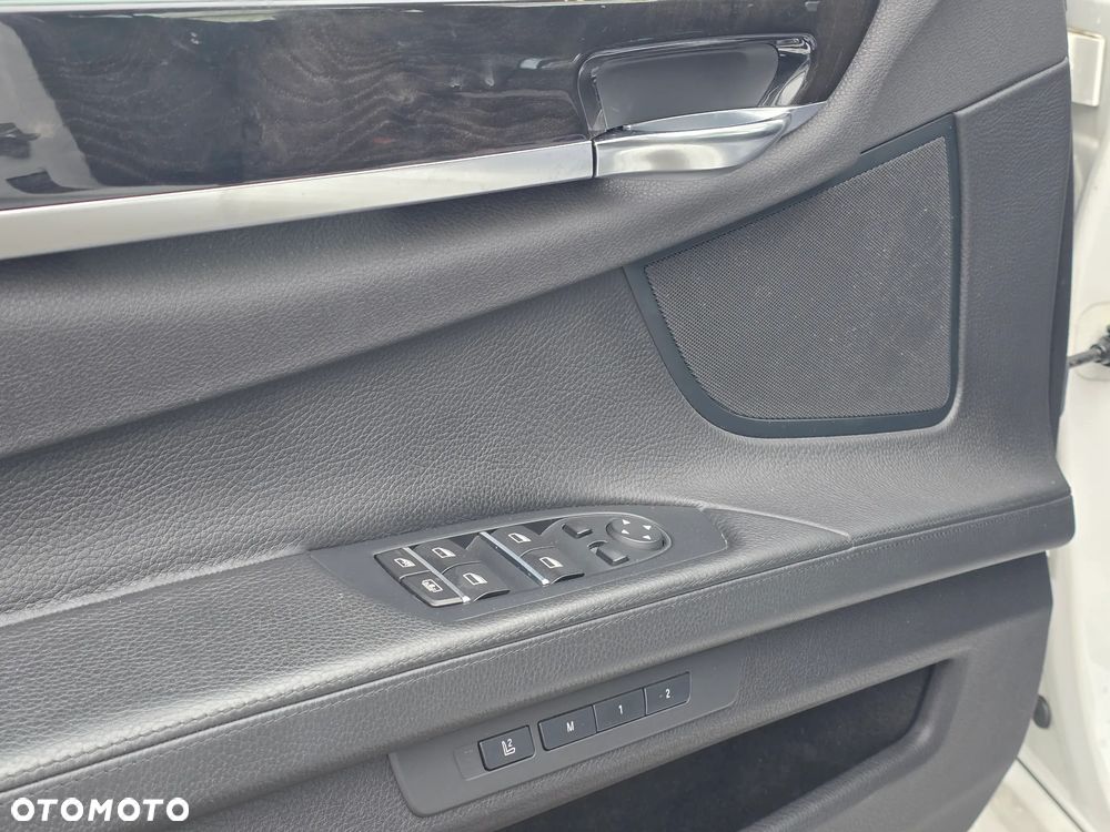 BMW Seria 7 740d xDrive - 22