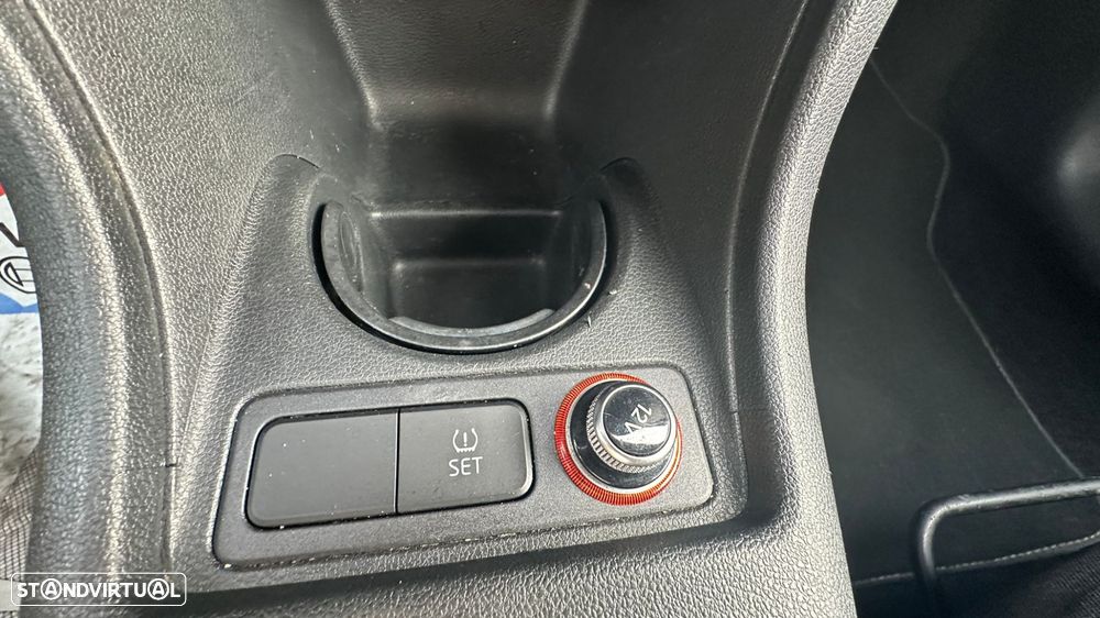 VW Up! 1.0 BlueMotion Move Auto - 19
