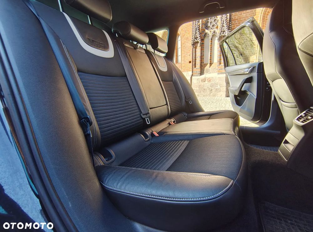 Skoda Octavia Combi 2.0 TDI RS - 23