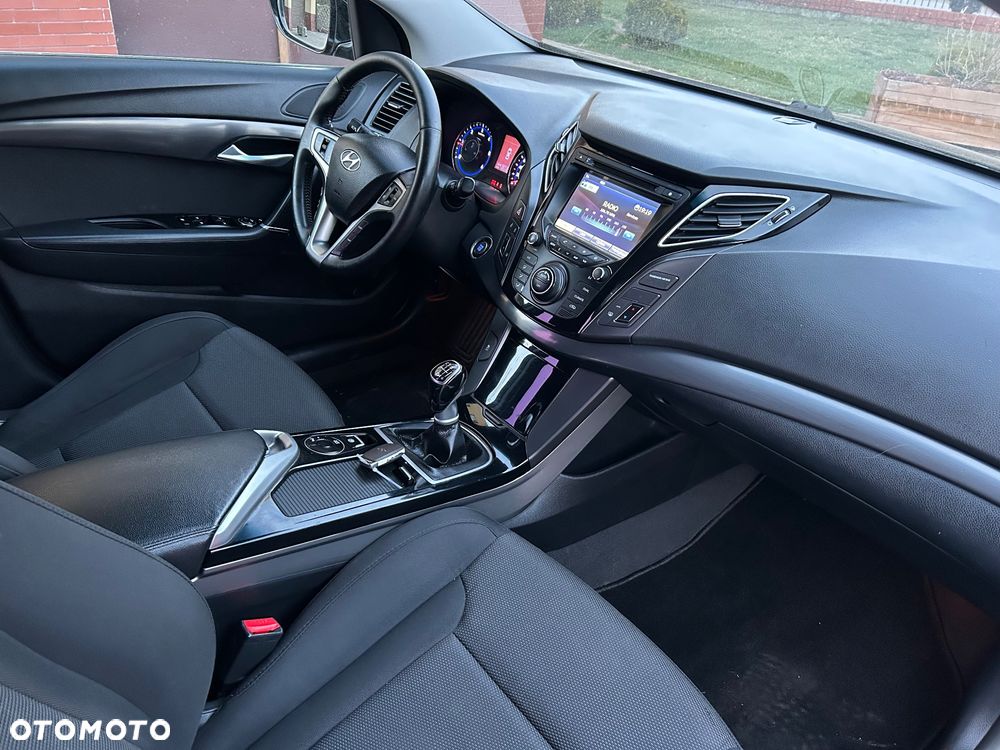 Hyundai i40 Kombi 1.7 CRDi Premium - 24