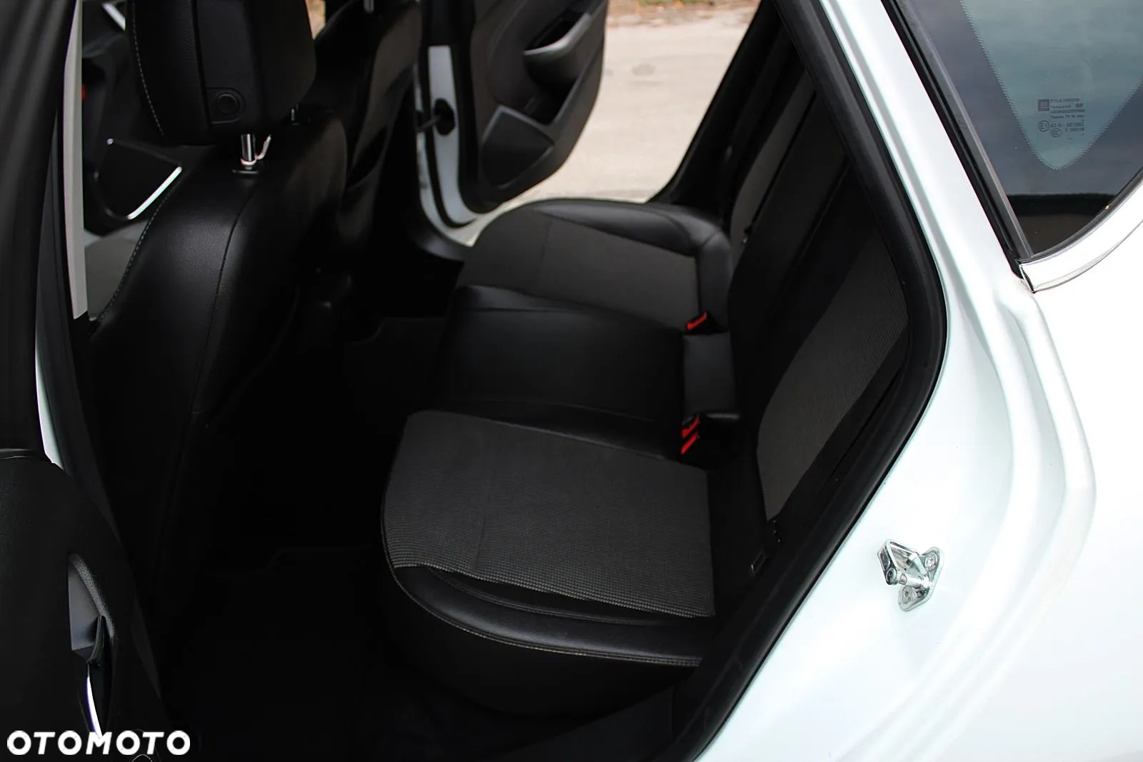 Opel Astra 1.7 CDTI DPF Cosmo - 6