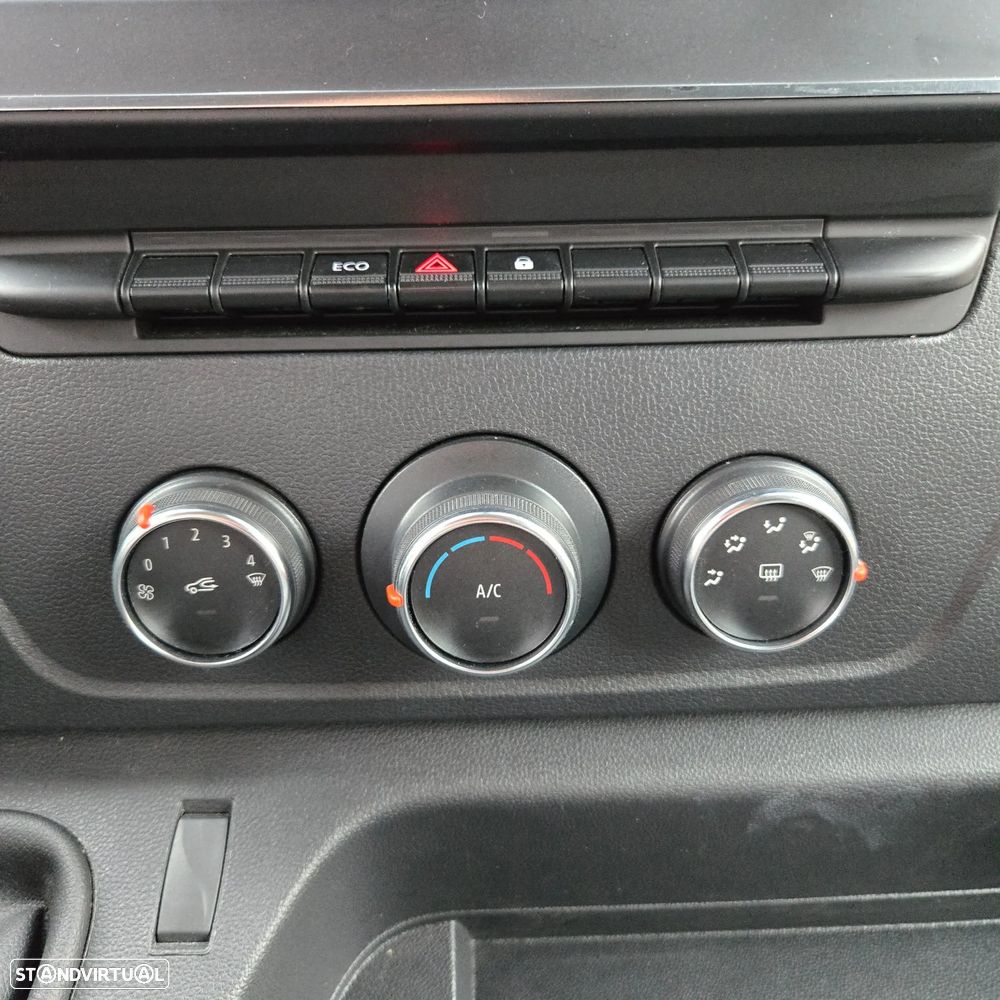 Renault Master E-Tech - 17