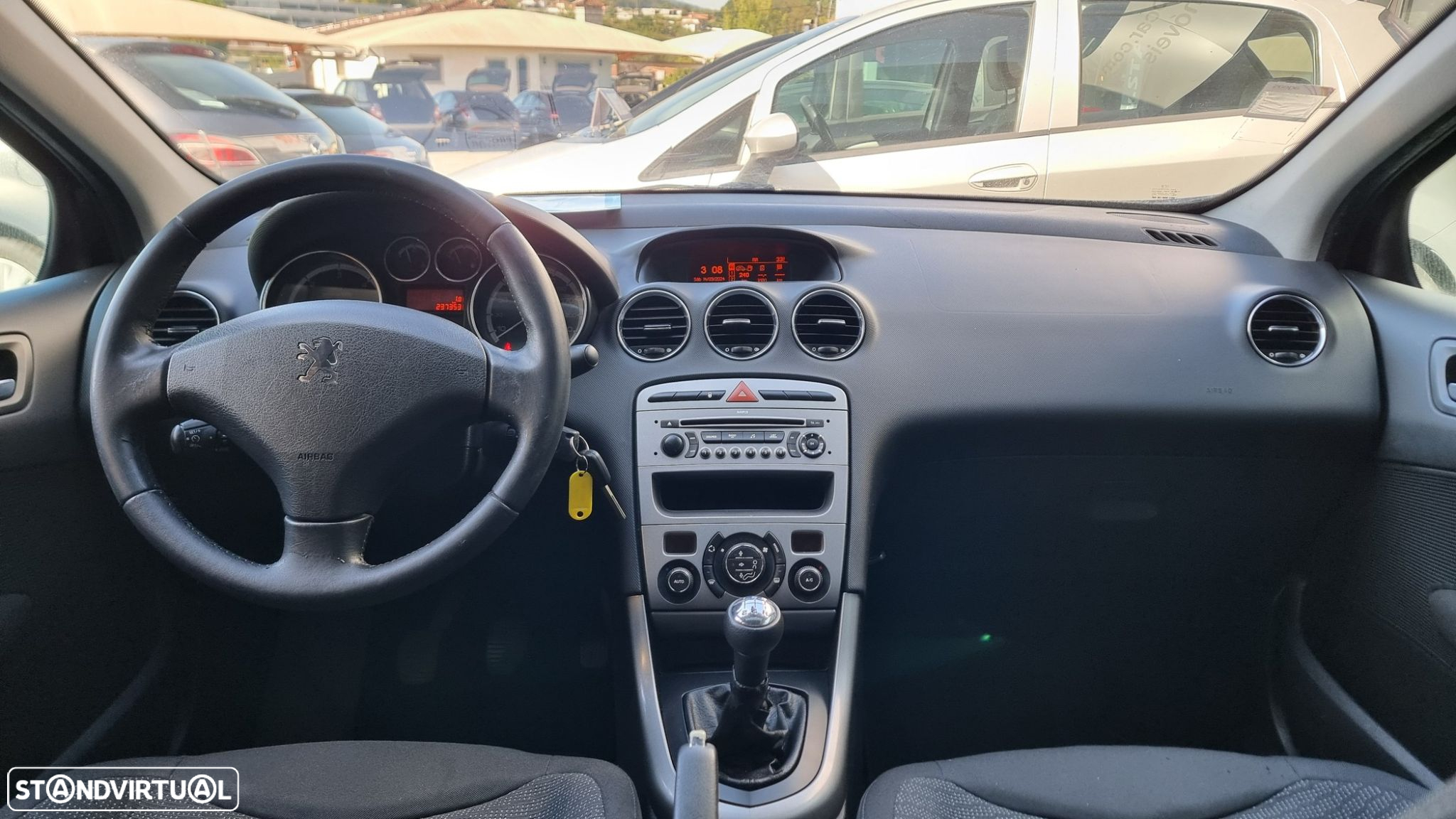 Peugeot 308 SW 1.6 HDi Executive - 14