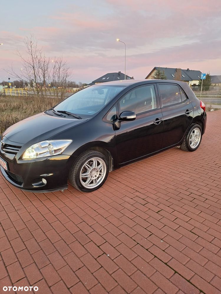 Toyota Auris 1.6 Executive - 1