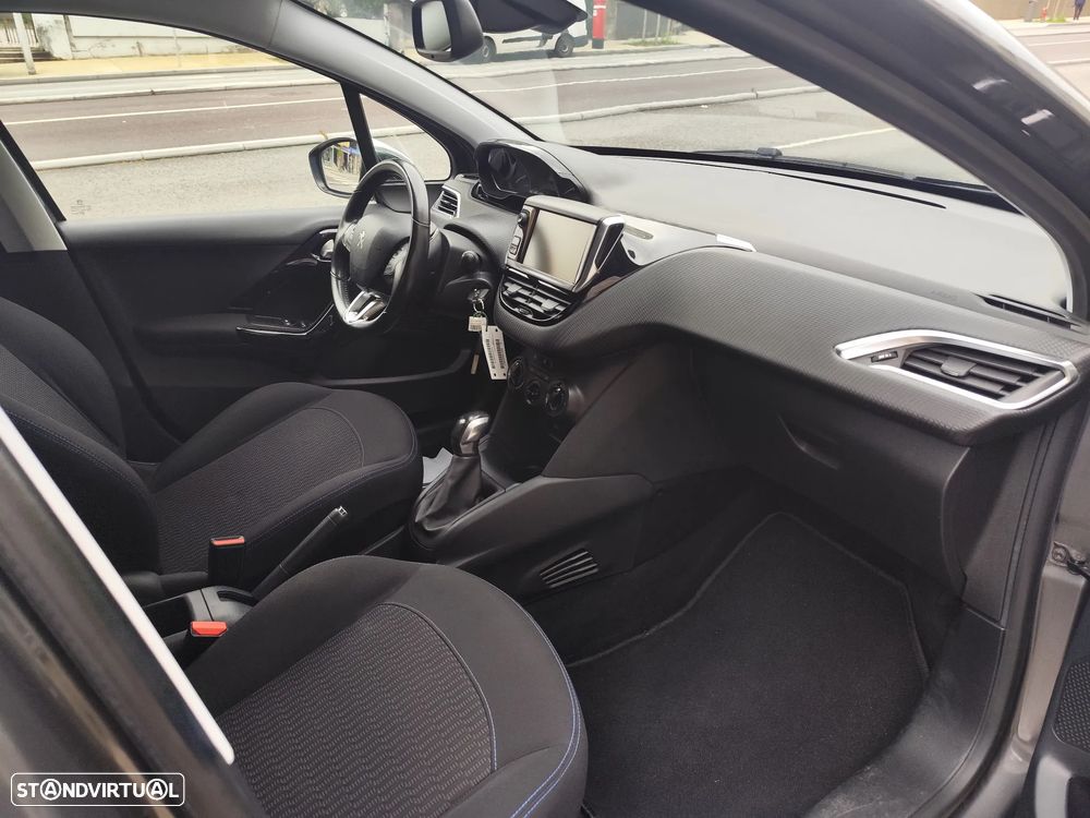 Peugeot 208 1.2 PureTech Style - 14