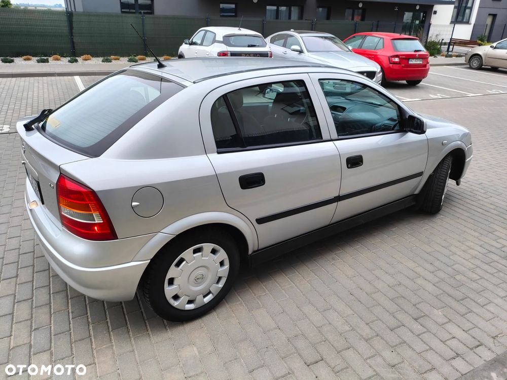 Opel Astra 1.6 Elegance - 4