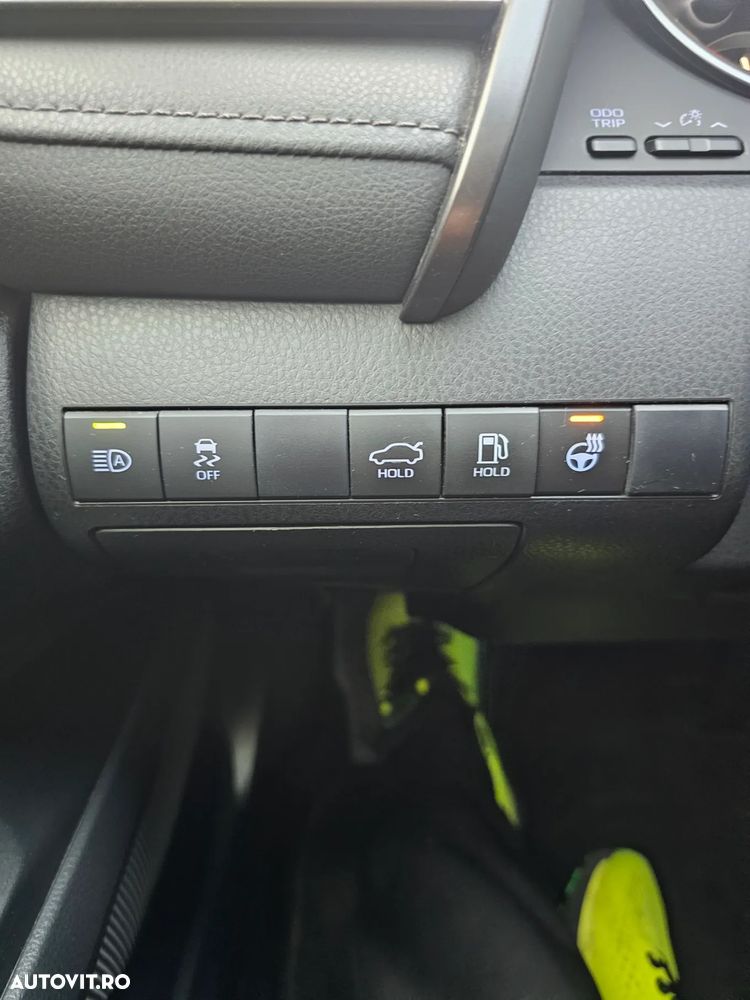 Toyota Camry Executive - 22