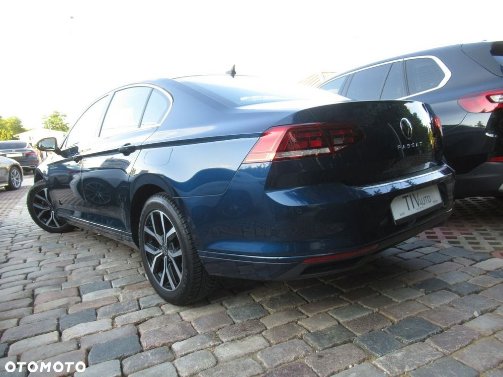 Volkswagen Passat - 4