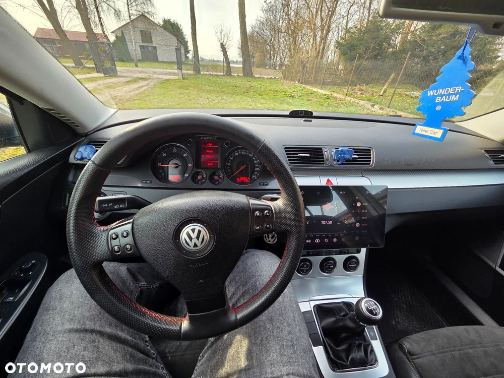 Volkswagen Passat 2.0 TDI DPF Highline - 4