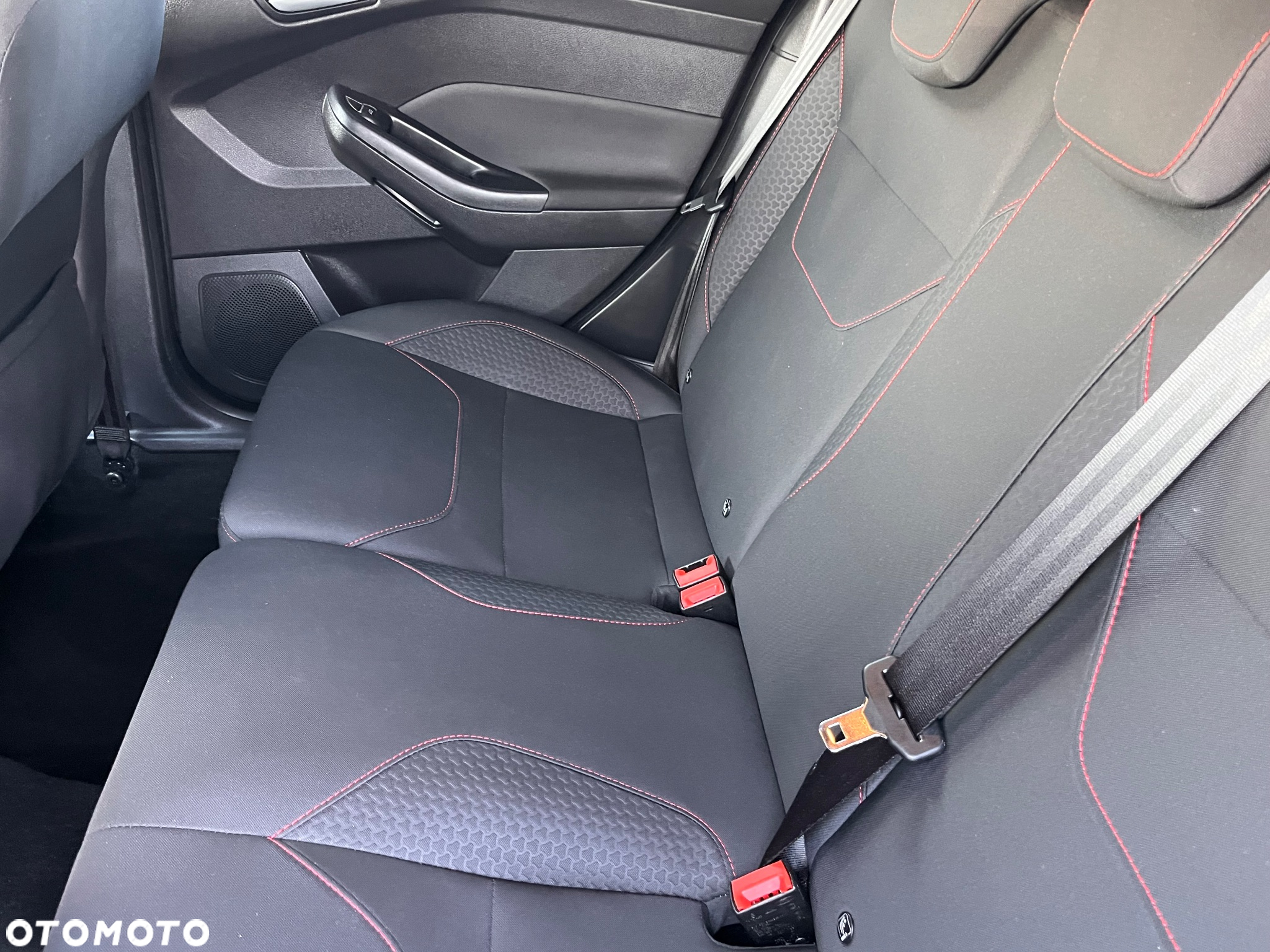Ford Focus 1.0 EcoBoost ST-Line Black ASS - 17